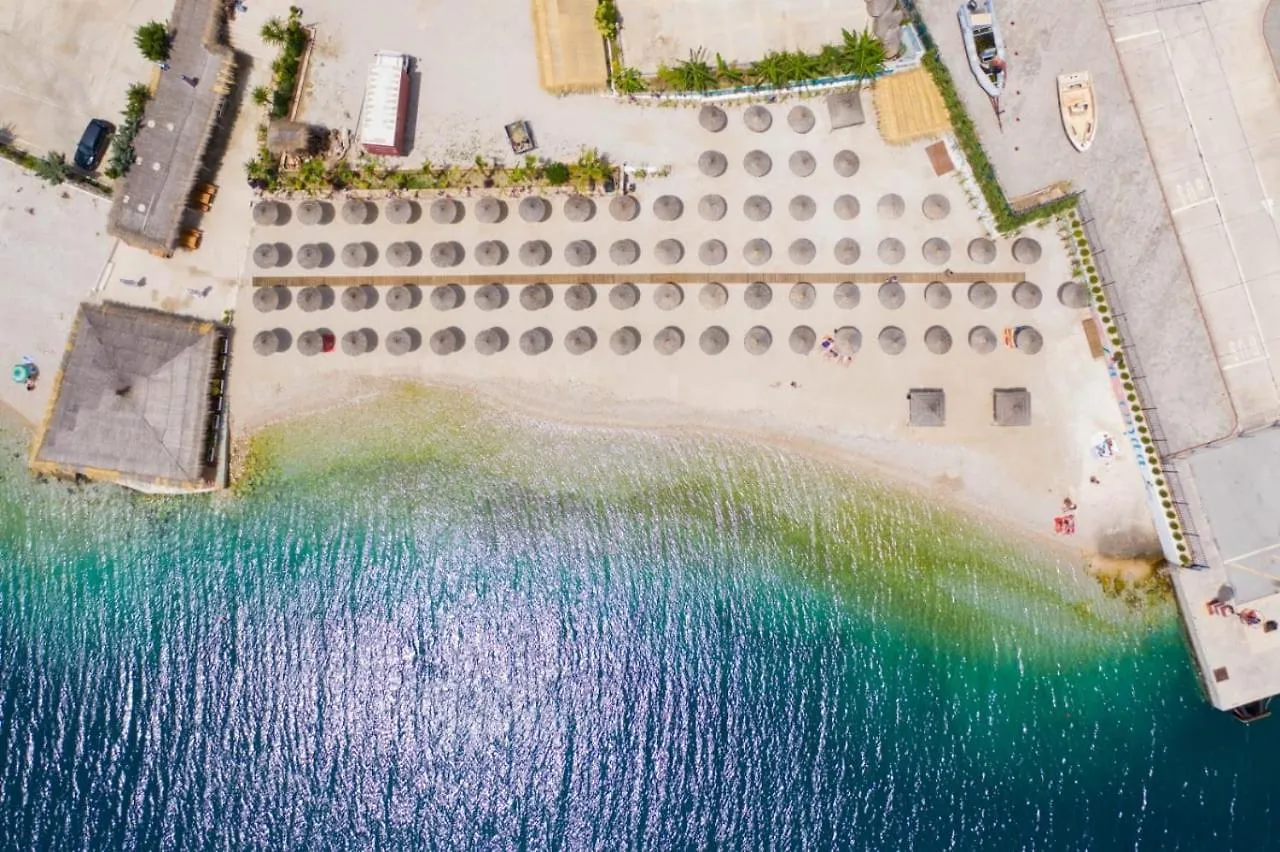 Seaside Apartment Саранда